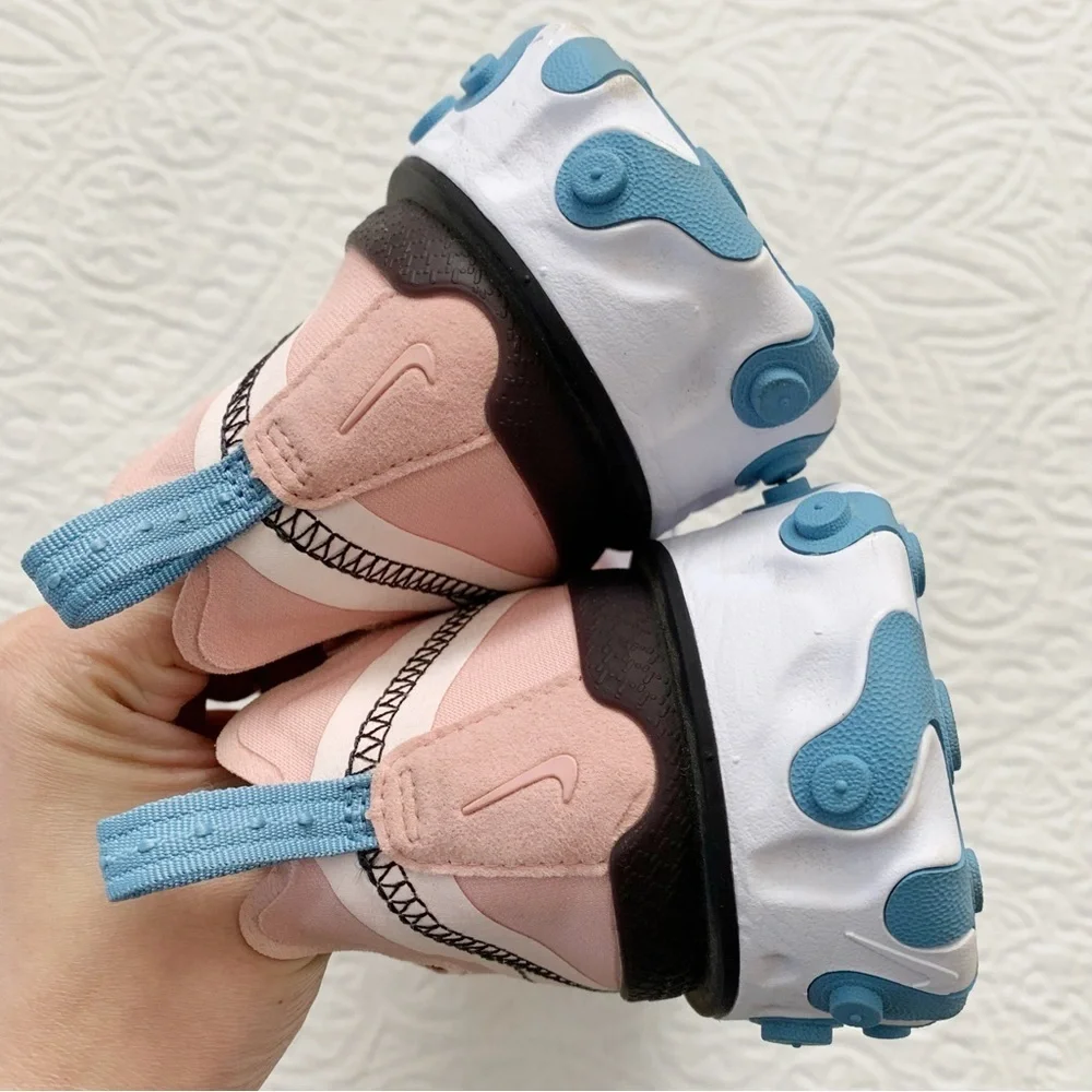 Nike Women's React Element 55 Sneakers, Coral‎ Stardust (Sz 7.5)